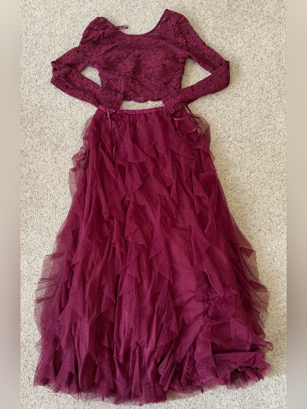 TeezeMe Burgundy 2-Piece Lace & Tulle long sleeve Prom Dress-Top 5/6, Skirt 9/10